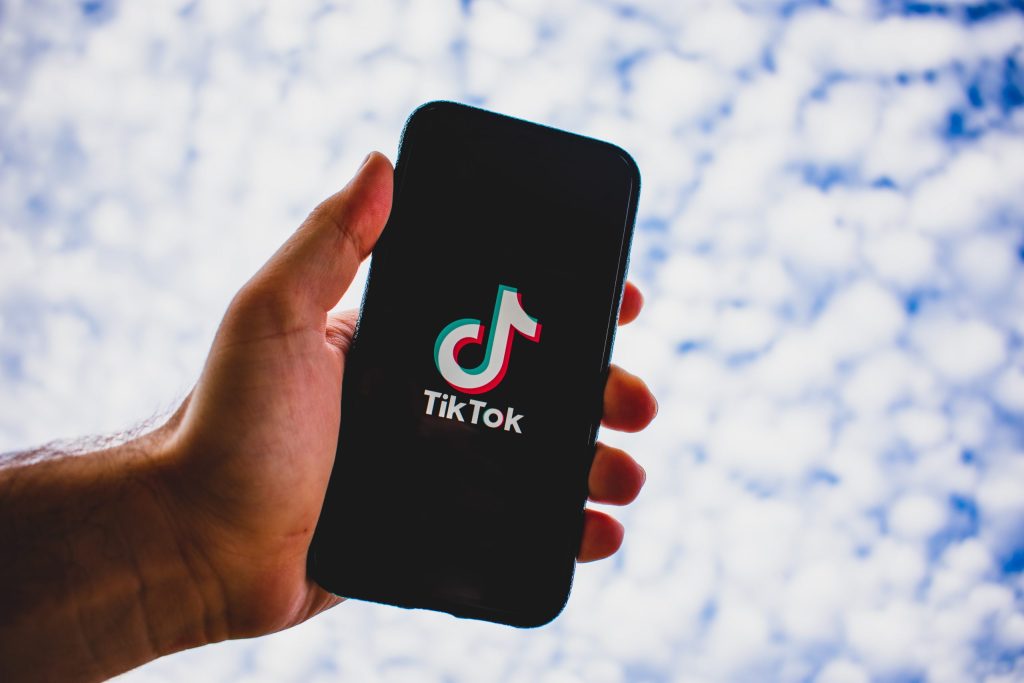 How to Go Viral on TikTok: A Complete Guide to the Recommendation Algorithm